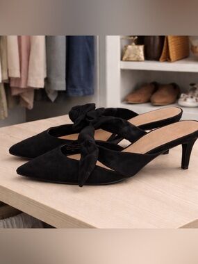 EUC LOFT Adorable Faux Suede Black Bow Heeled Mules
